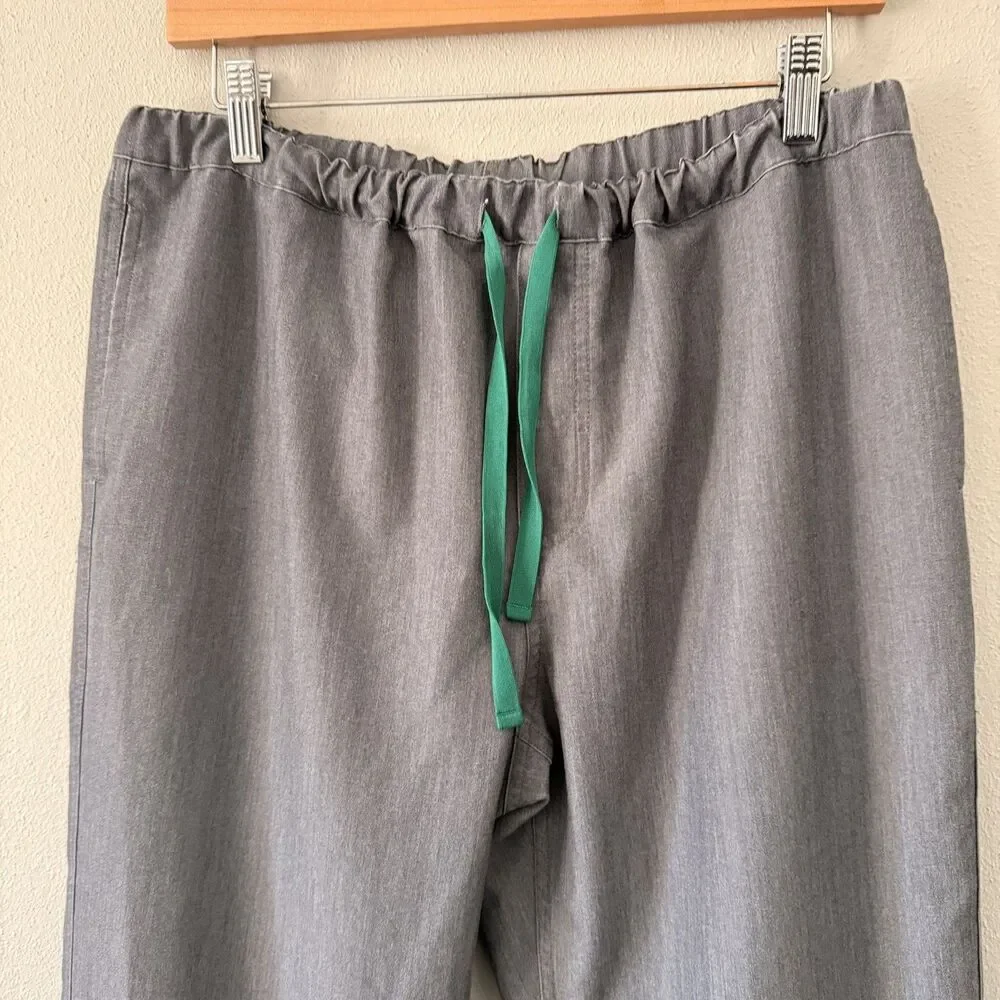 Figs Medical Scrubs Set Technical top and Pisco straight leg pant graphite